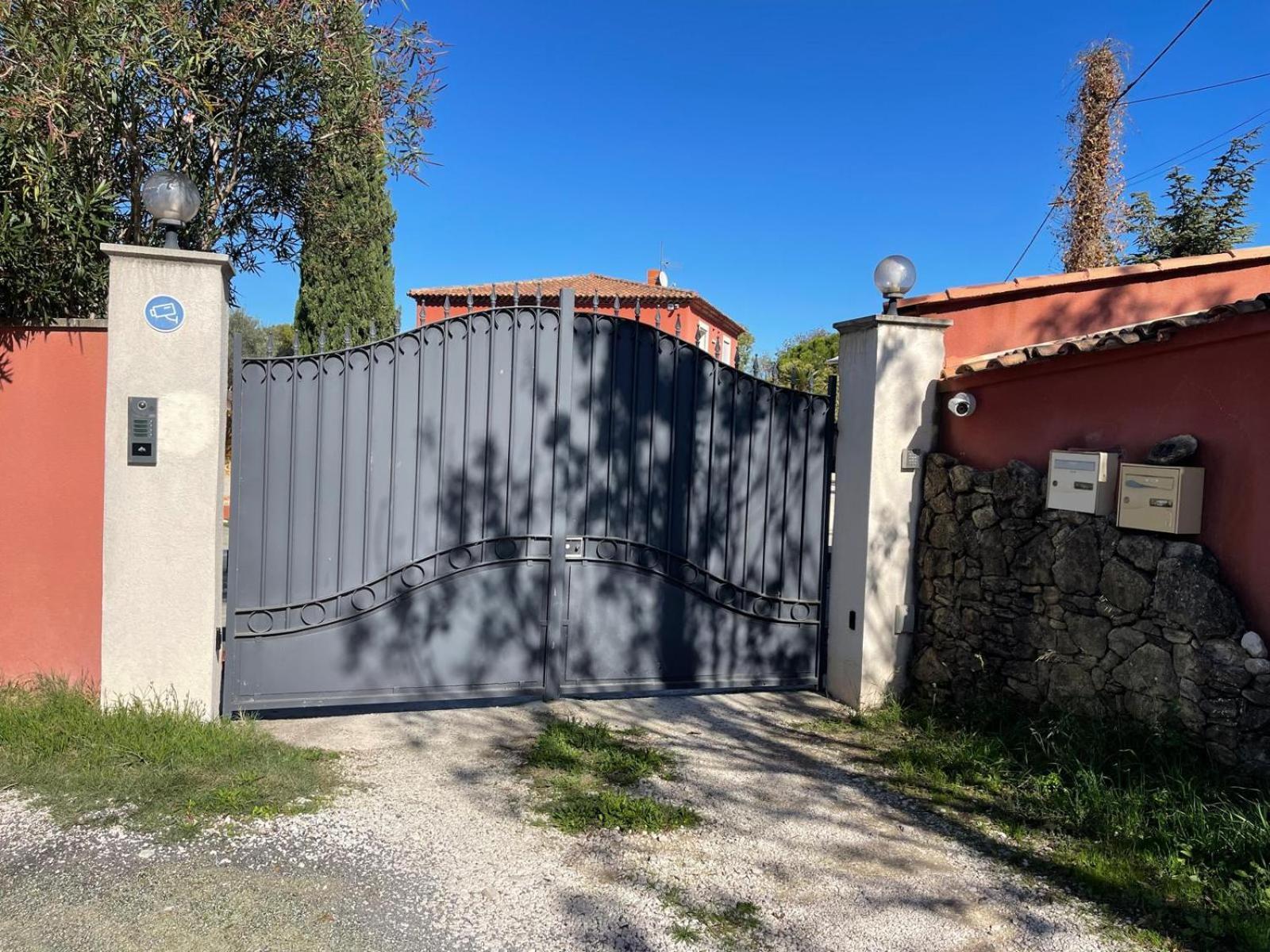 Апарт отель La Casa Bella Gignac-la-Nerthe Экстерьер фото